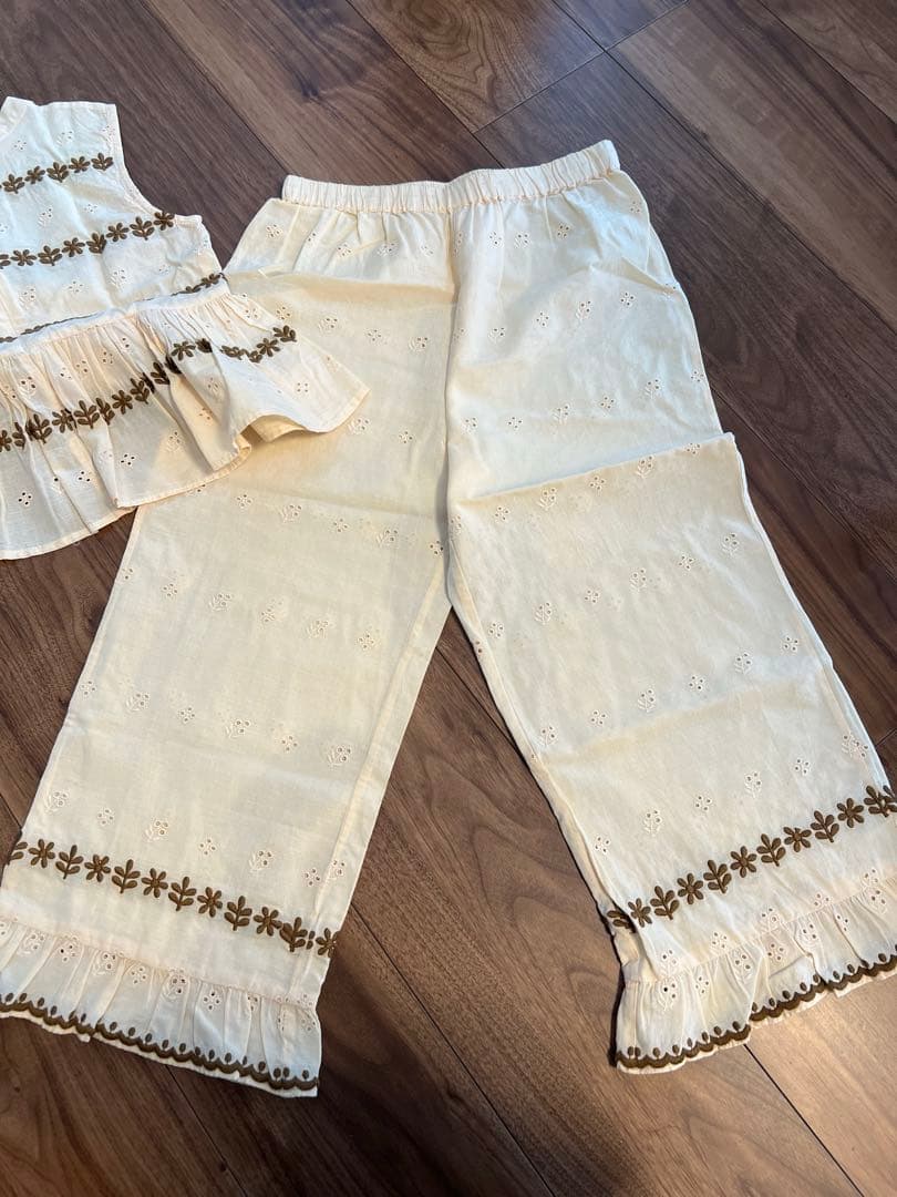 新品　Apolina Wini Trouset set milk 7-9Y