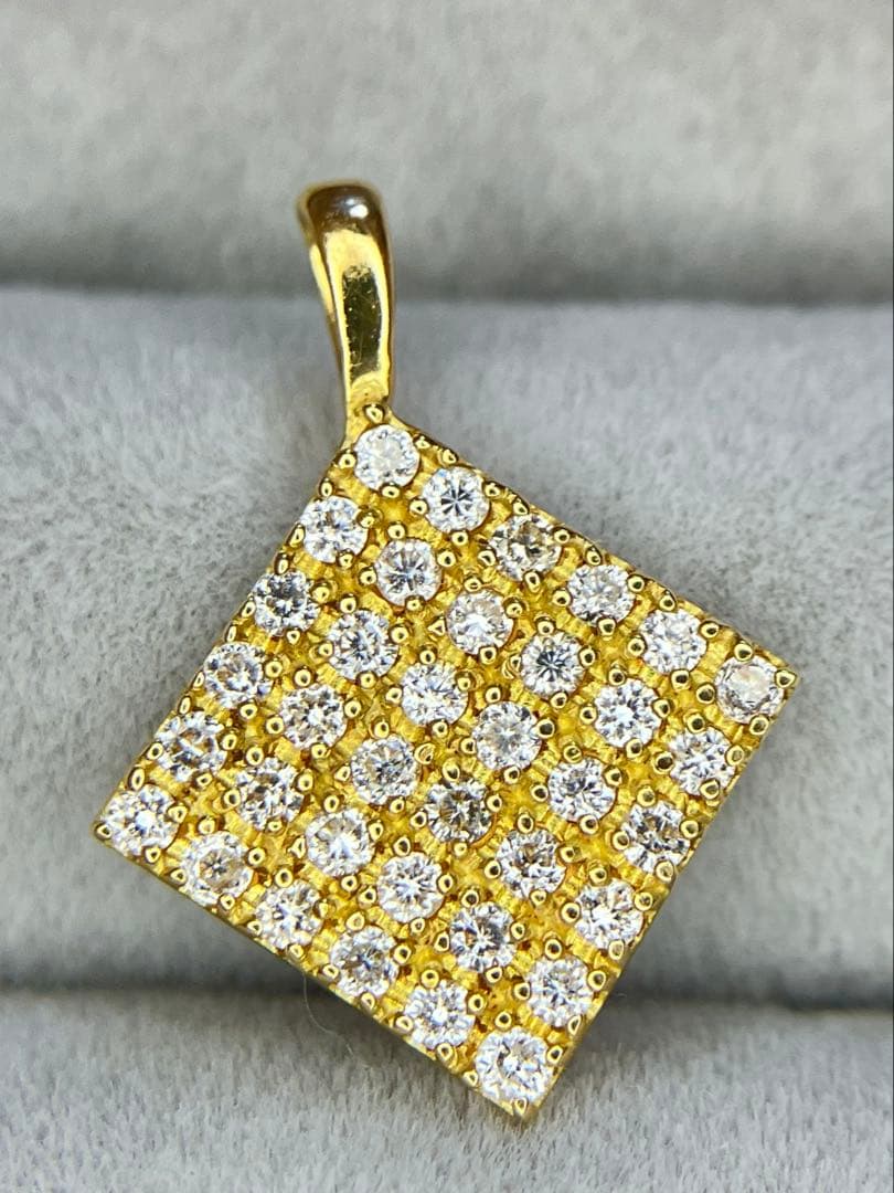 ダイヤモンド　ネックレスペンダント　チャーム　k18 0.3ct