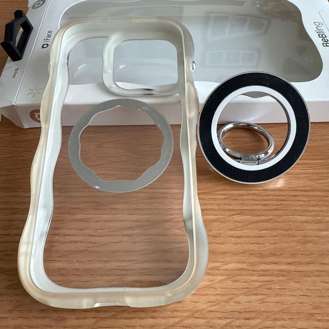美品 iPhone16pro iface BeBling ケースリング シルバー