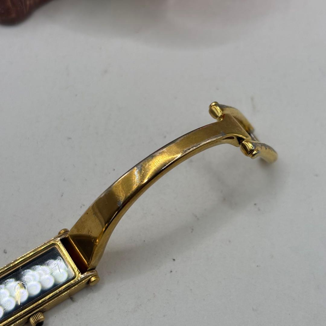 稼働品☆　GUCCIグッチ　１５００L　ゴールドカラー　バングルウォッチ