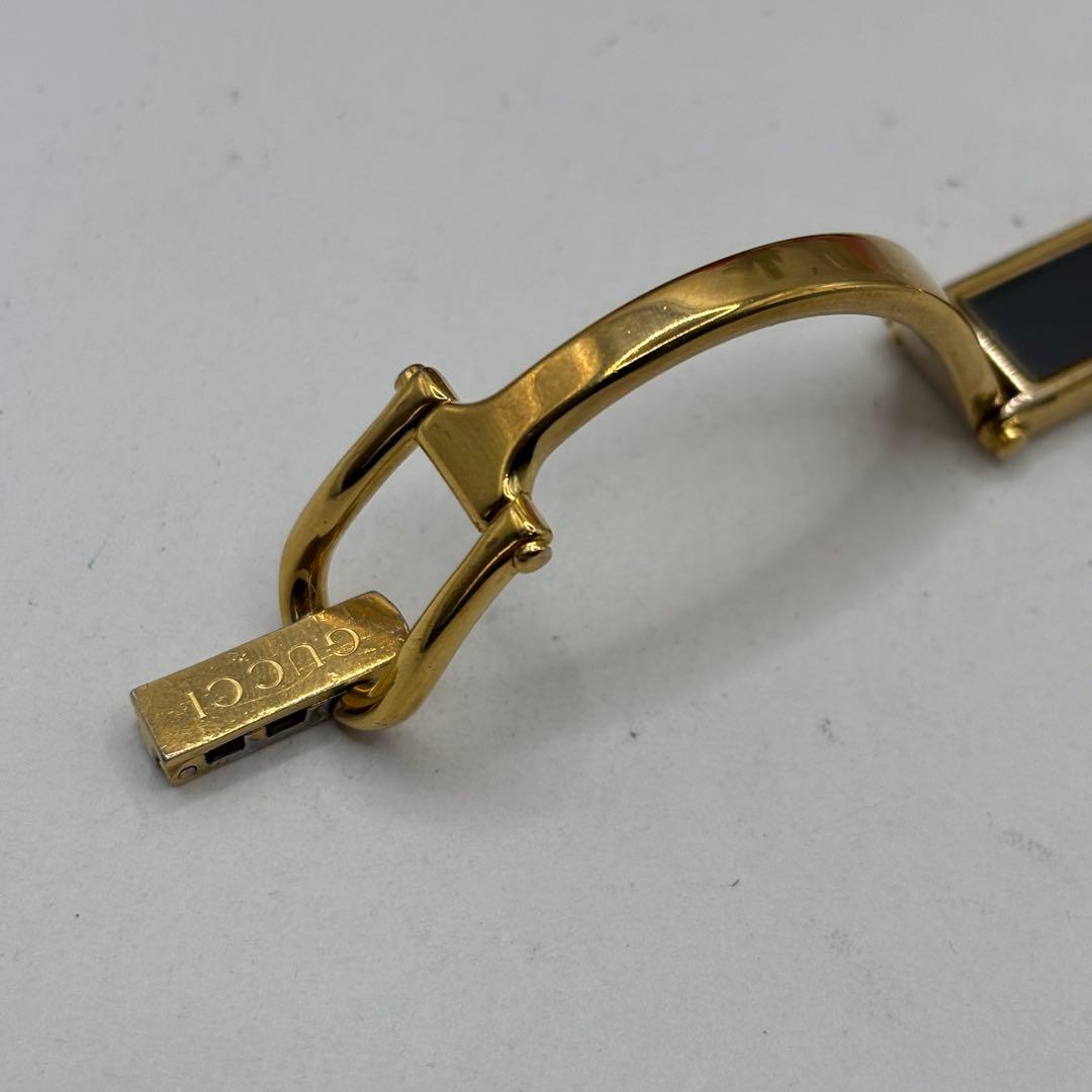 稼働品☆　GUCCIグッチ　１５００L　ゴールドカラー　バングルウォッチ