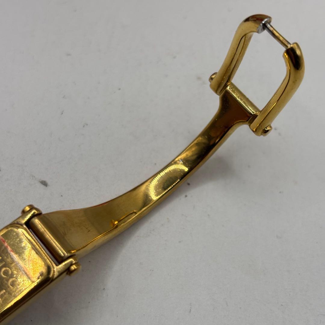 稼働品☆　GUCCIグッチ　１５００L　ゴールドカラー　バングルウォッチ