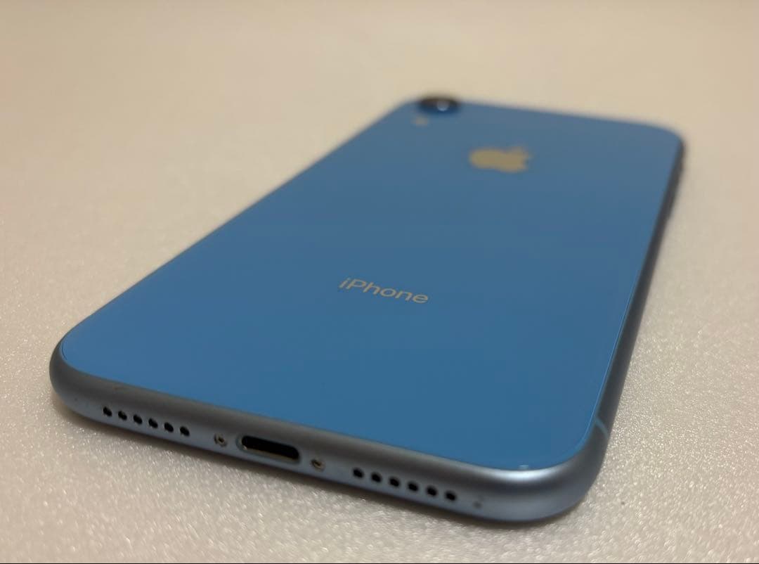 iPhone XR ブルー　64GB