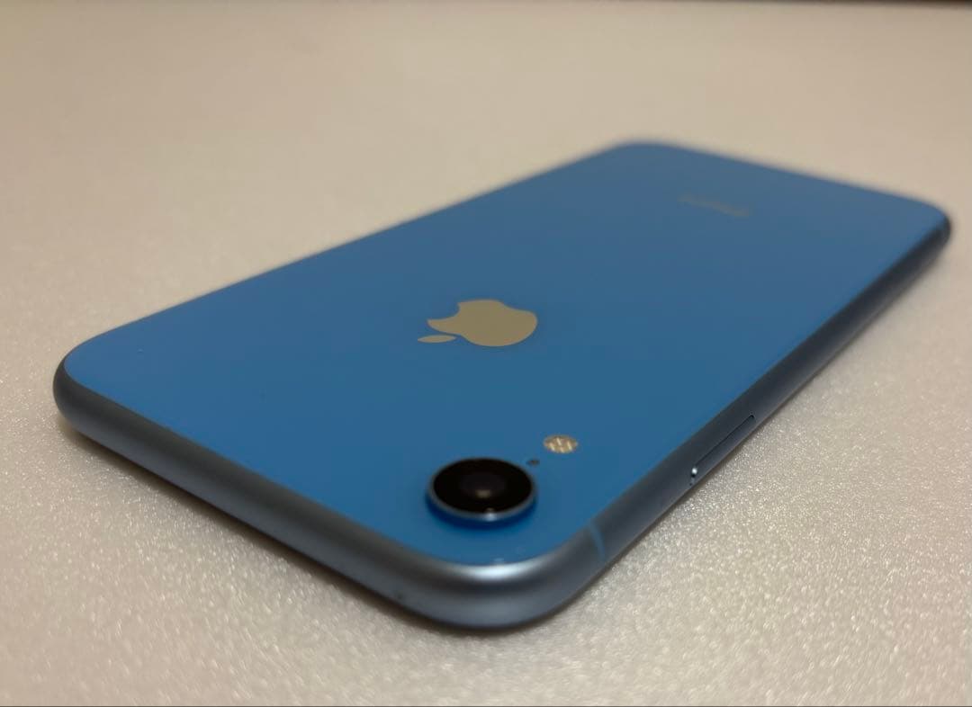 iPhone XR ブルー　64GB