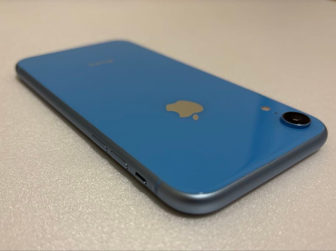 iPhone XR ブルー　64GB