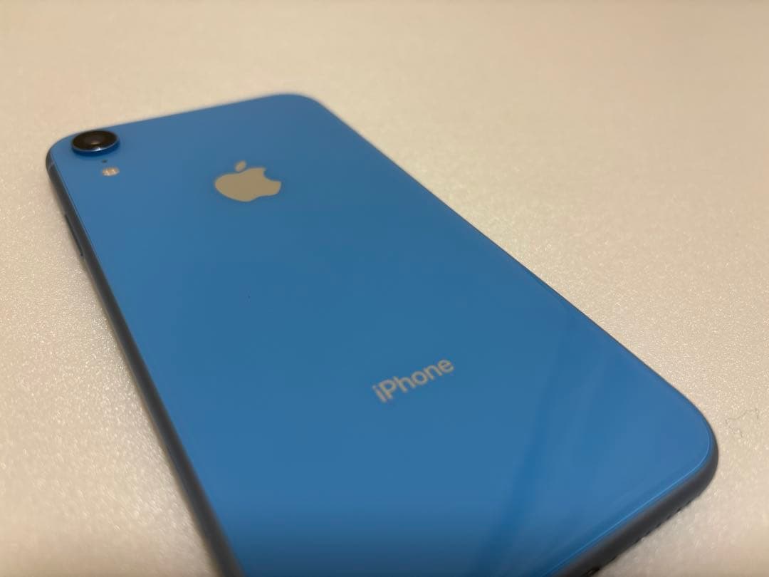 iPhone XR ブルー　64GB
