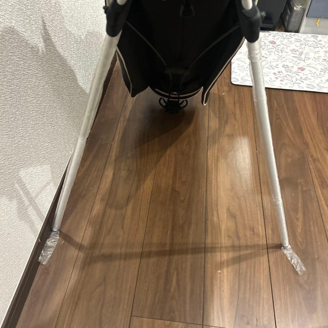 美品　adidas 軽量キャディバッグ スタンド付き