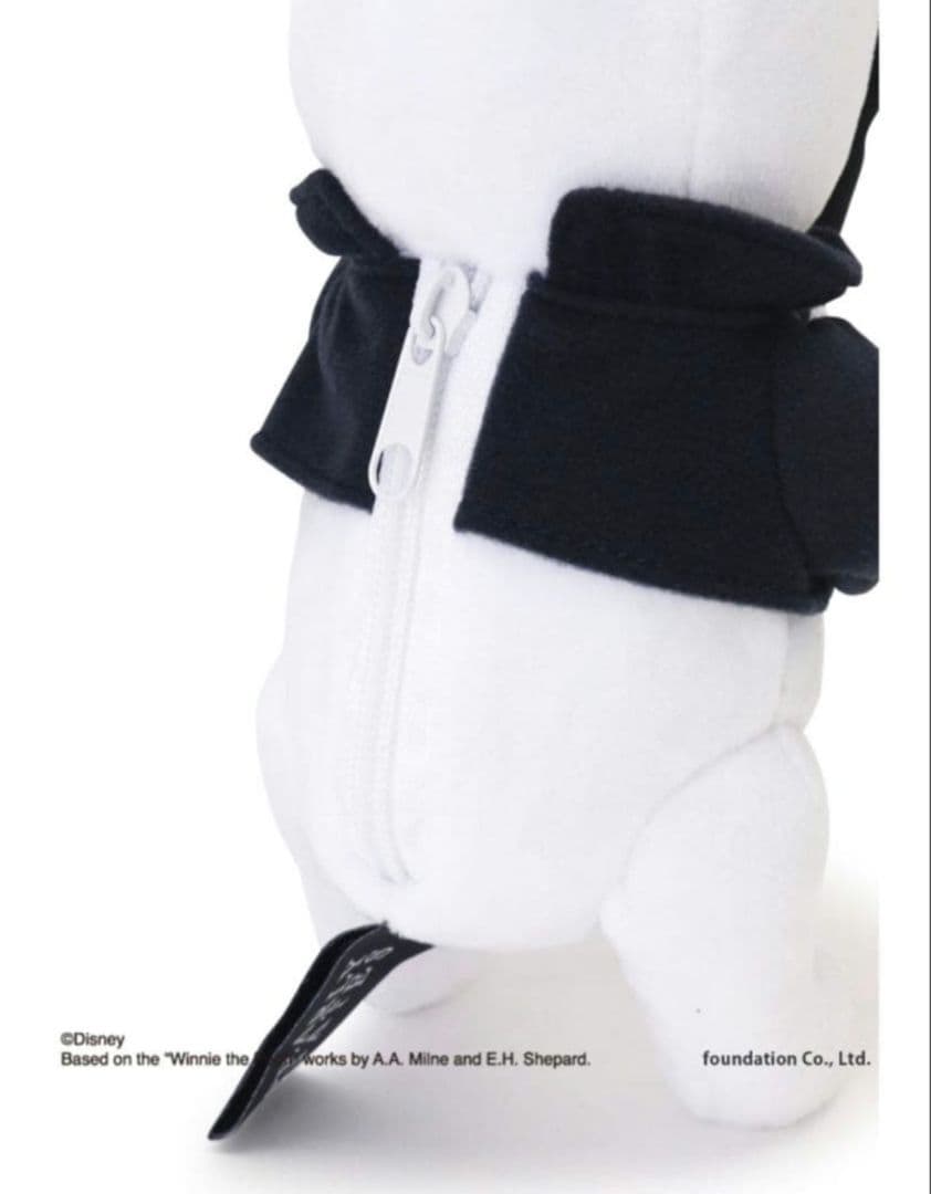 激レア新品タグ付きくまのプーさん ストラップ付きぬいぐるみボールポーチ