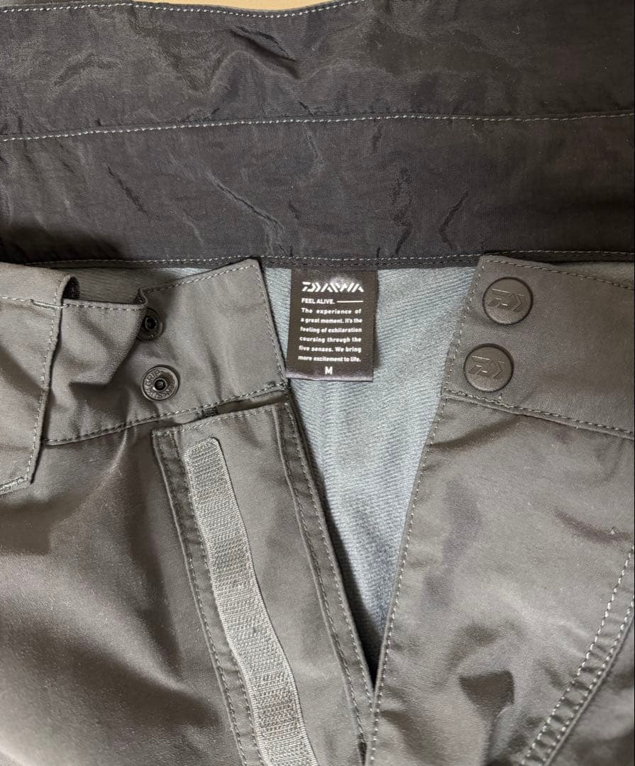 ダイワDAIWA ゴアテックス　防寒パンツ メンズM グレー　専用サスペンダー付