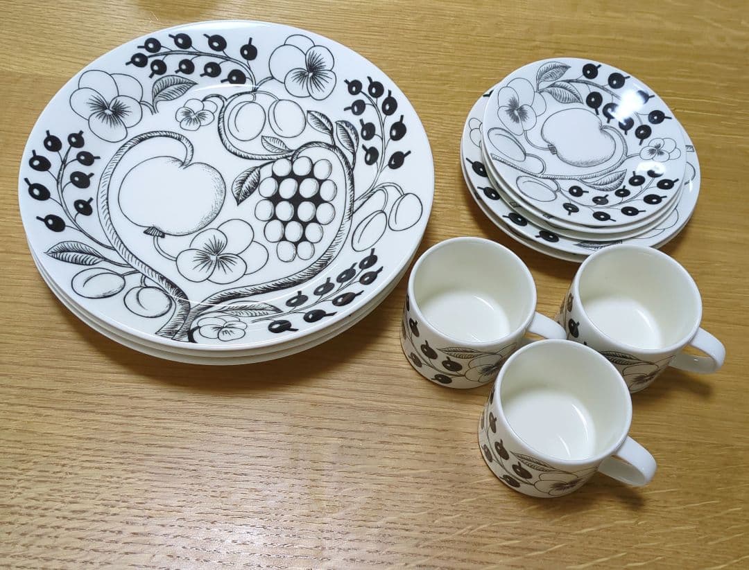 ちーたん様　ARABIA　１１点　ブラックパラティッシ　プレート　コーヒーカップ