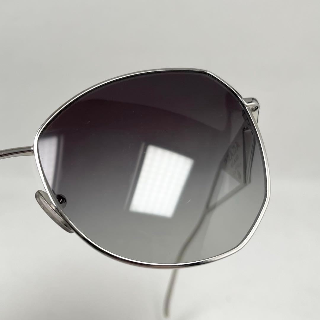 【極美品】PRADA サングラス 三角ロゴ SPR57Y 57□18 ケース付き