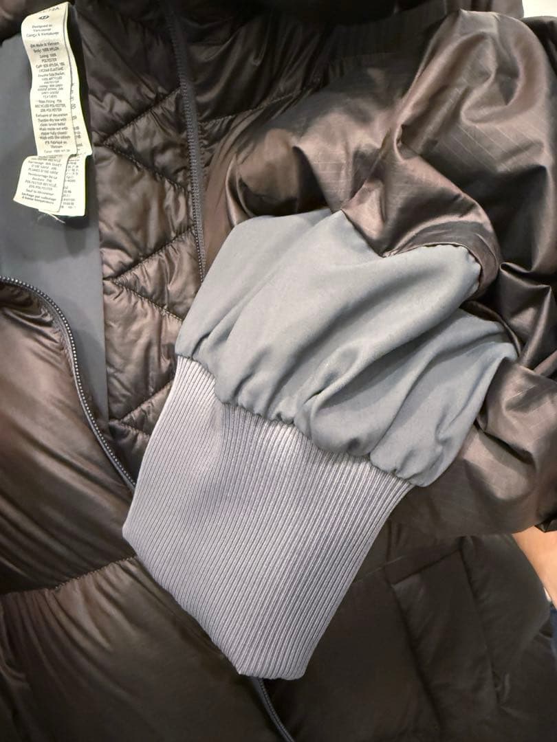 ルルレモン ロングダウン麻布台ヒルズ限定/完売品