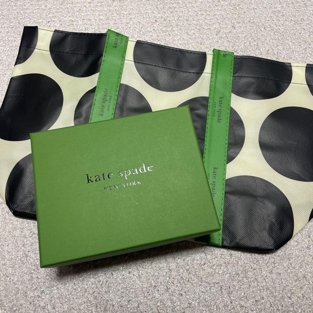 新品 ケイトスペード 二つ折り財布 ケイラスモールLジップウォレット グレー