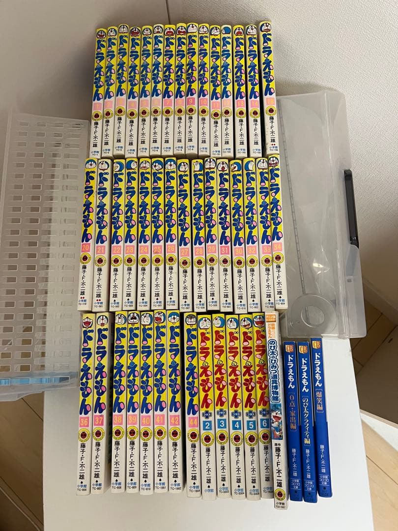 ドラえもん　全部で47冊（コミック38冊、プラス5冊、関連本4冊）