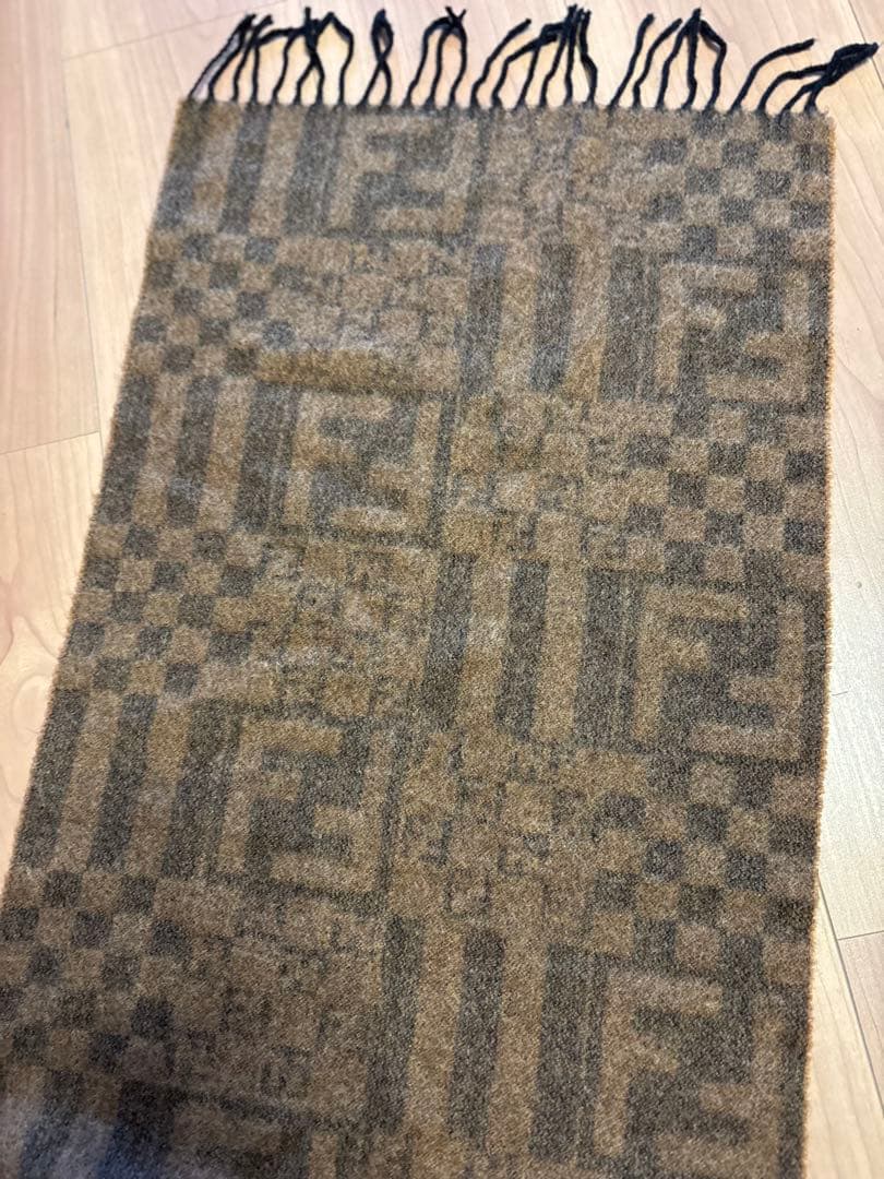 3日迄最終値下 フェンディ マフラー ズッカ