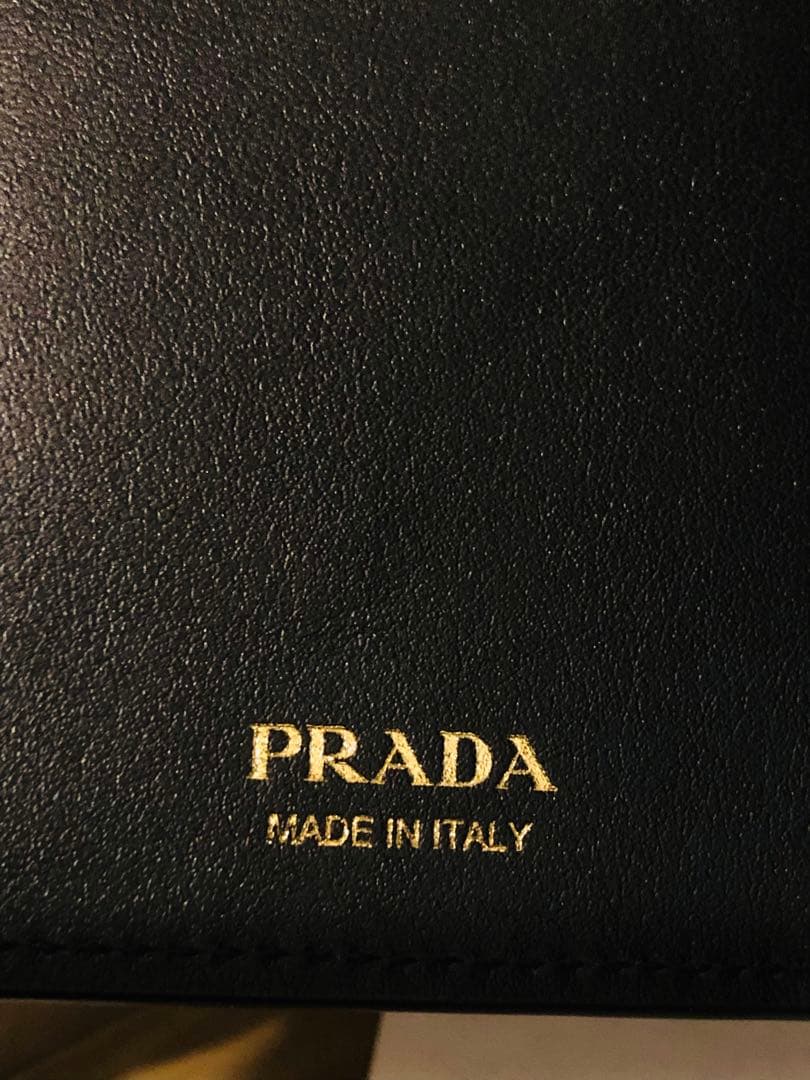 PRADA ブラック 長財布(小銭入れあり) 黒 1MV025