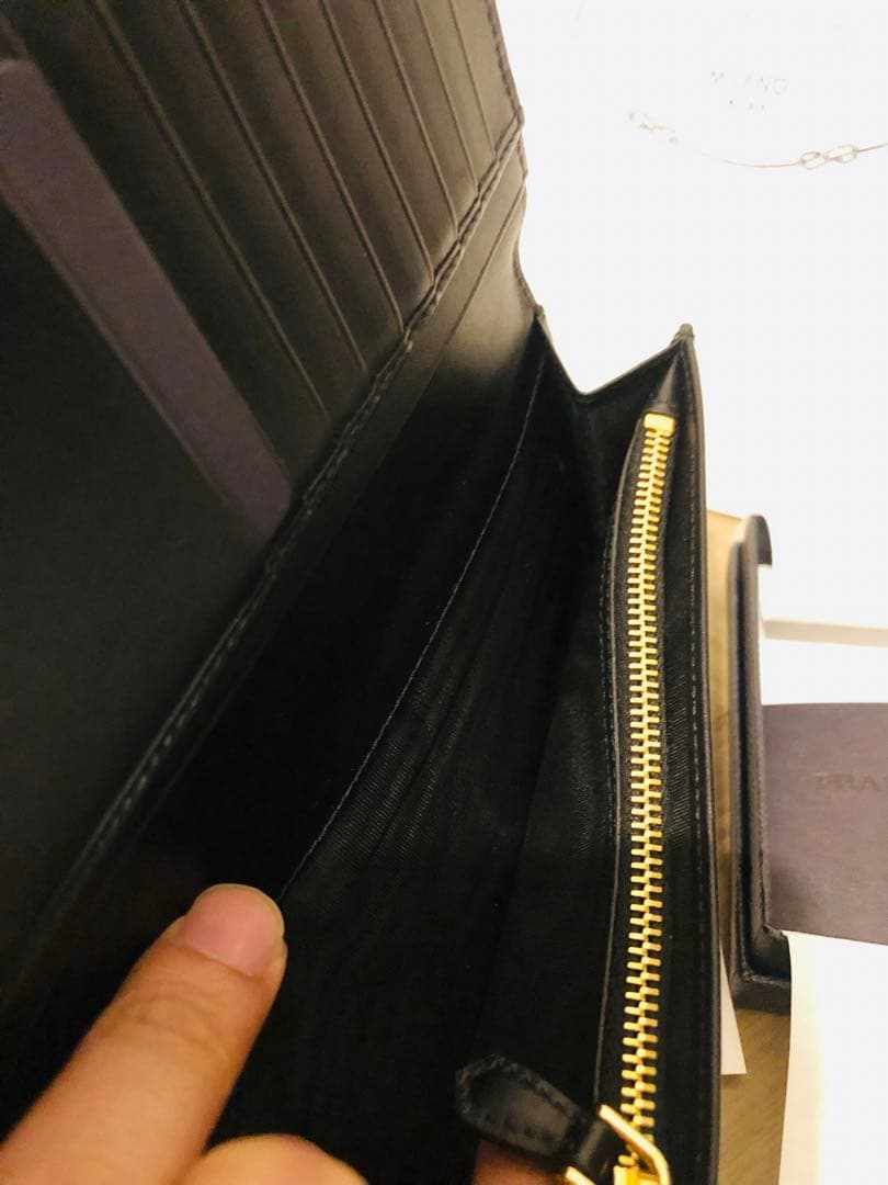 PRADA ブラック 長財布(小銭入れあり) 黒 1MV025