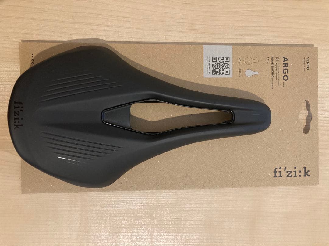 fi'zi:k argo vento R1 フィジーク アルゴ ヴェント R1