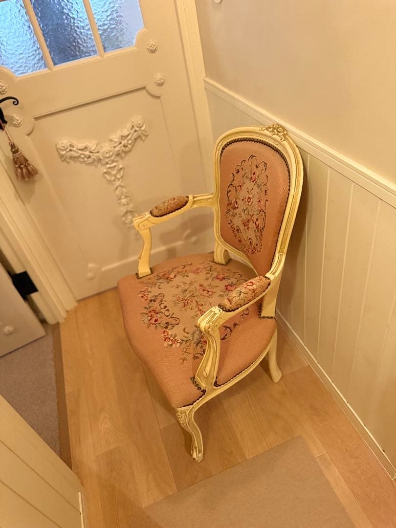 フランスアンティークピンクプチポワン肘掛け椅子チェアーホワイトフレーム