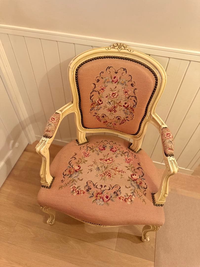 フランスアンティークピンクプチポワン肘掛け椅子チェアーホワイトフレーム