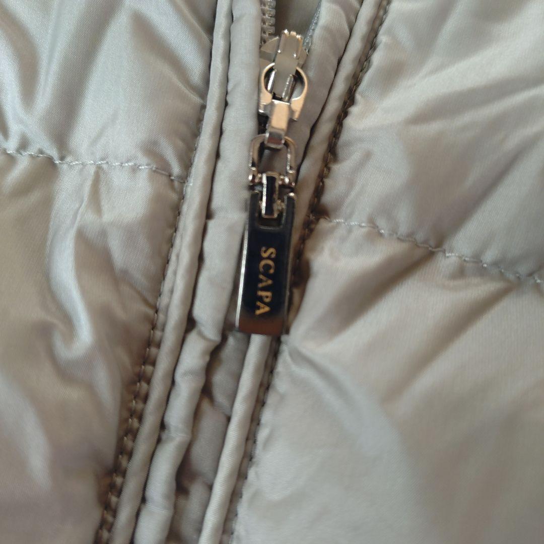 SCAPA フード付きグレーキルティングダウンベスト