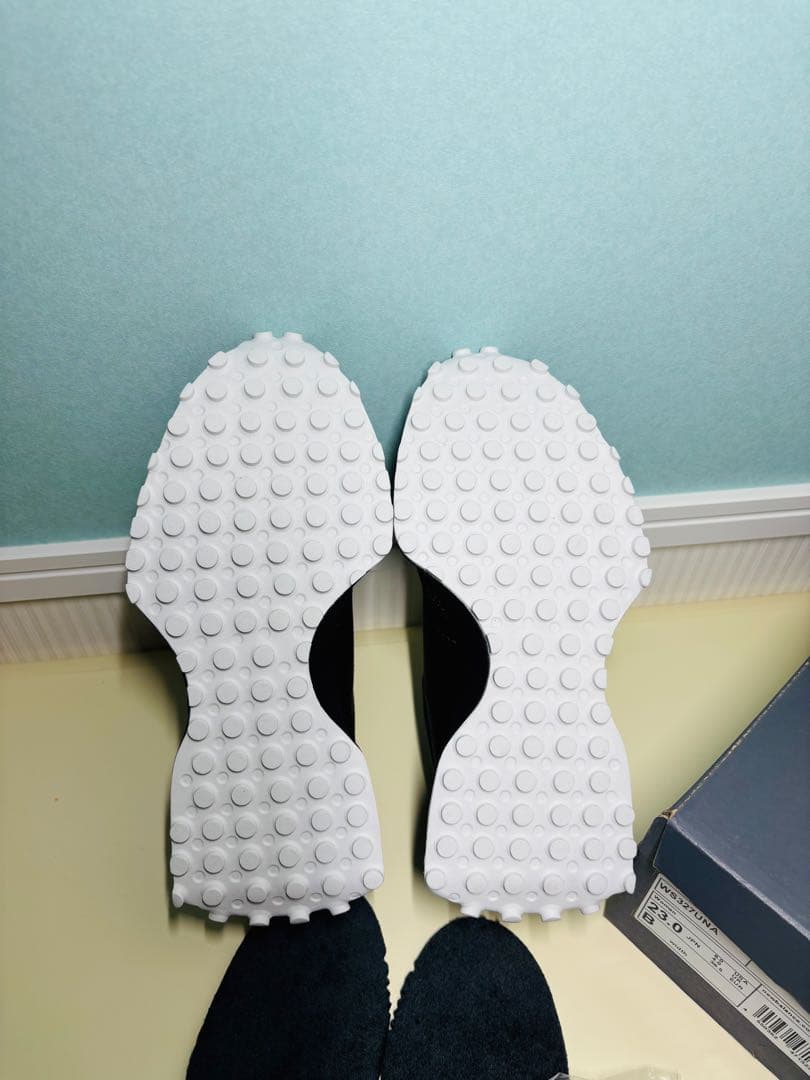 【新品・未使用・未試着】New Balanceトリプルコラボ［327］