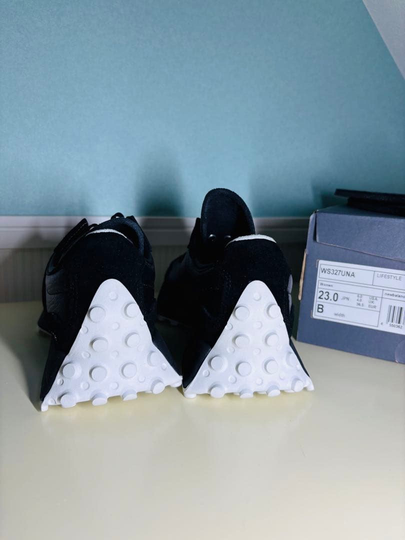 【新品・未使用・未試着】New Balanceトリプルコラボ［327］