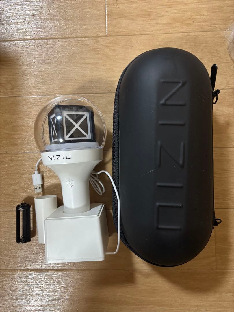 NiziU ペンライト ニジュー ペンライトケース付き