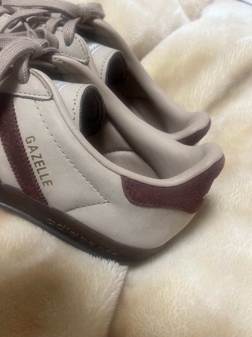 adidas Gazelle ベージュ/ブラウン スニーカー