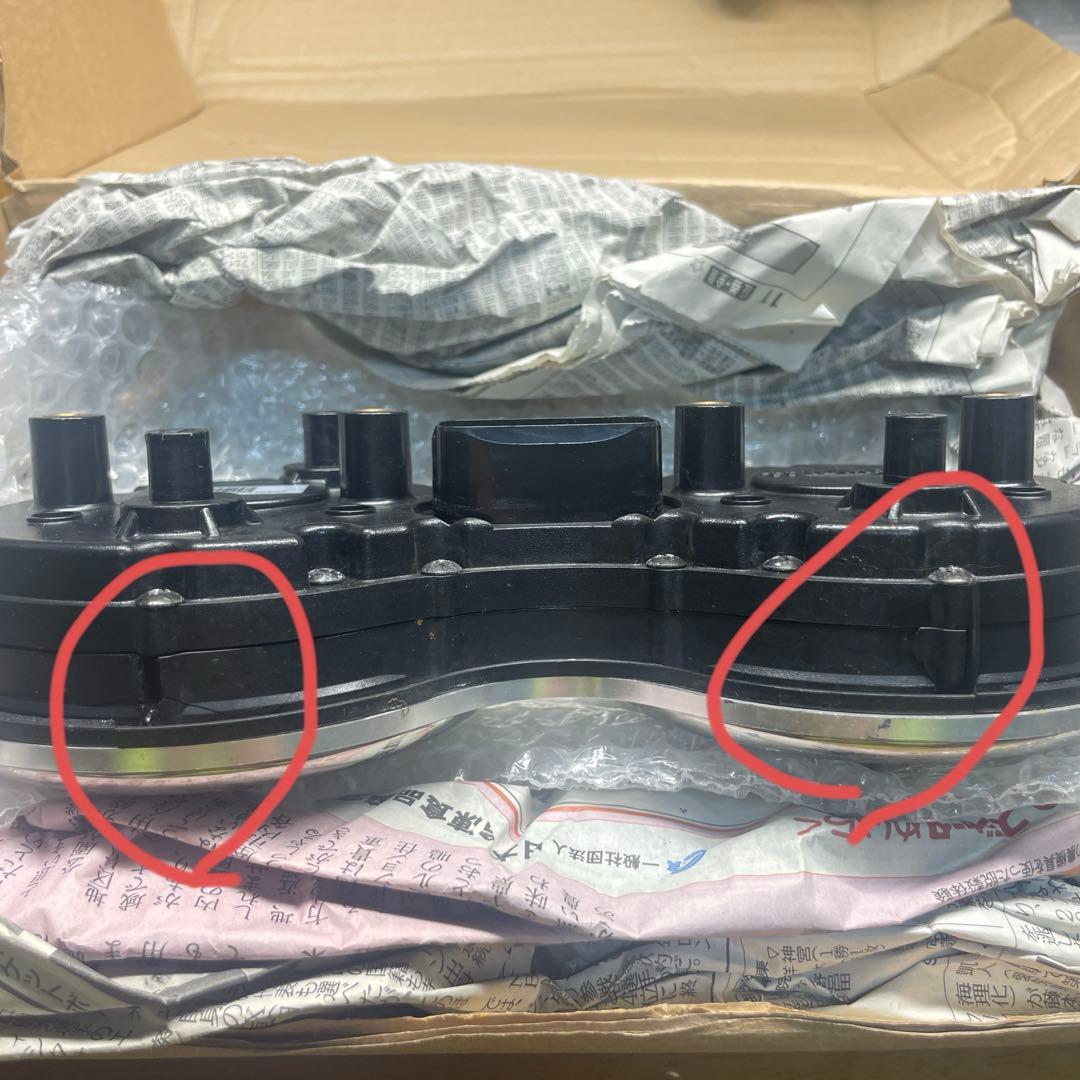 トライアンフ　スラクストン1200R メーター