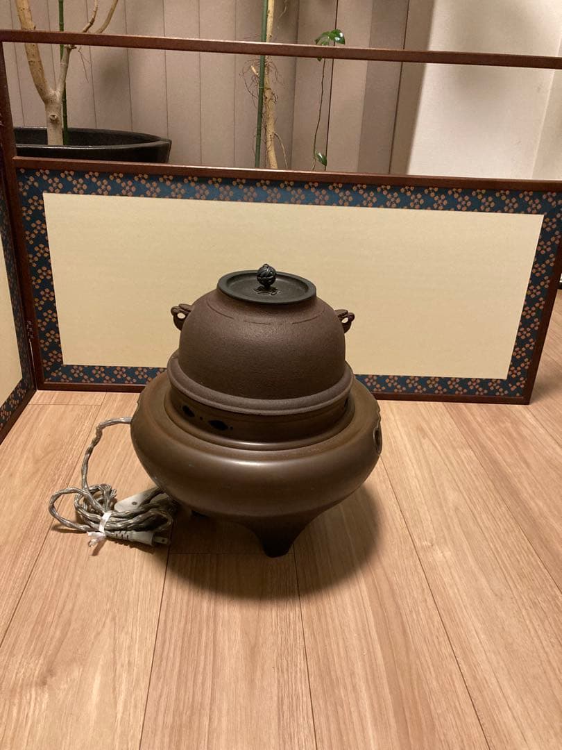 小*梅様 鋳鉄製 茶釜 蓋付き　衝立付き