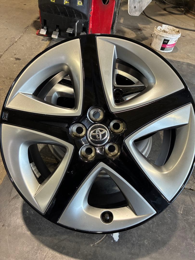 プリウス50 前期？純正ホイール17×7J