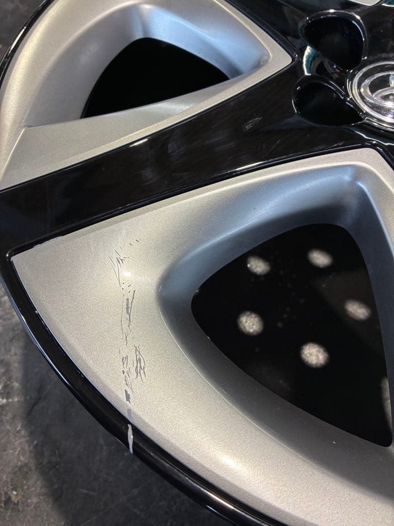 プリウス50 前期？純正ホイール17×7J