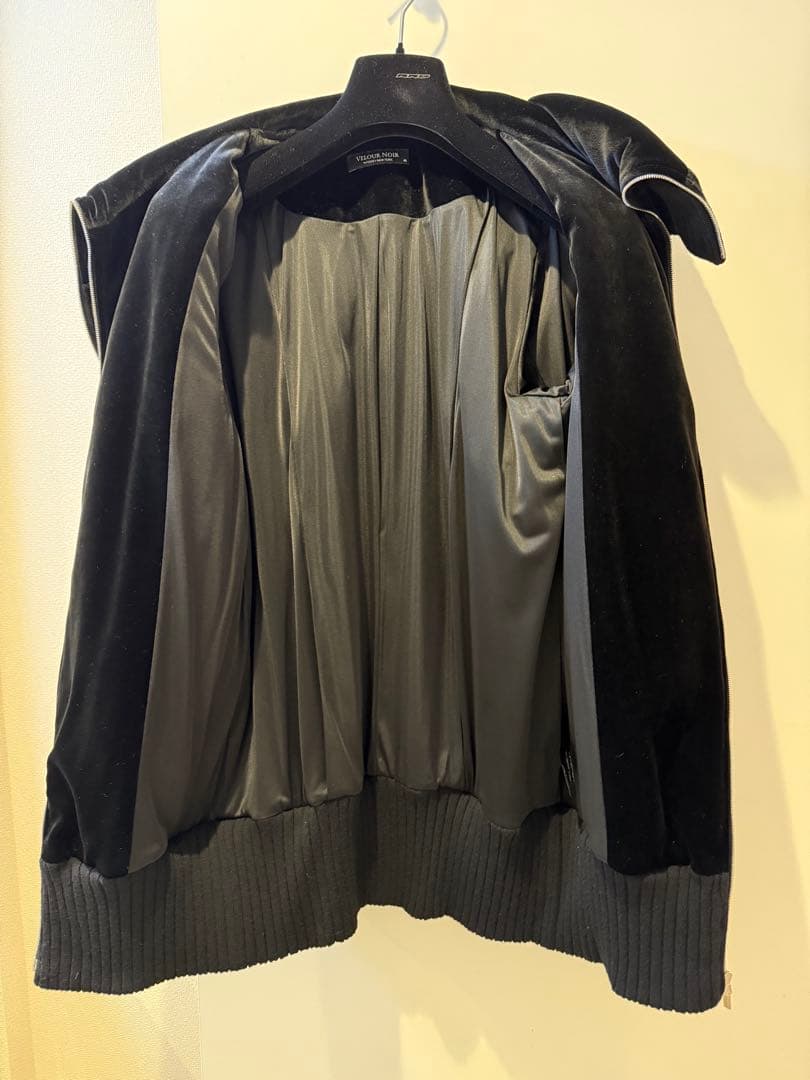 日本製VELOUR NOIR Foxeyフード付きブラックジャケット