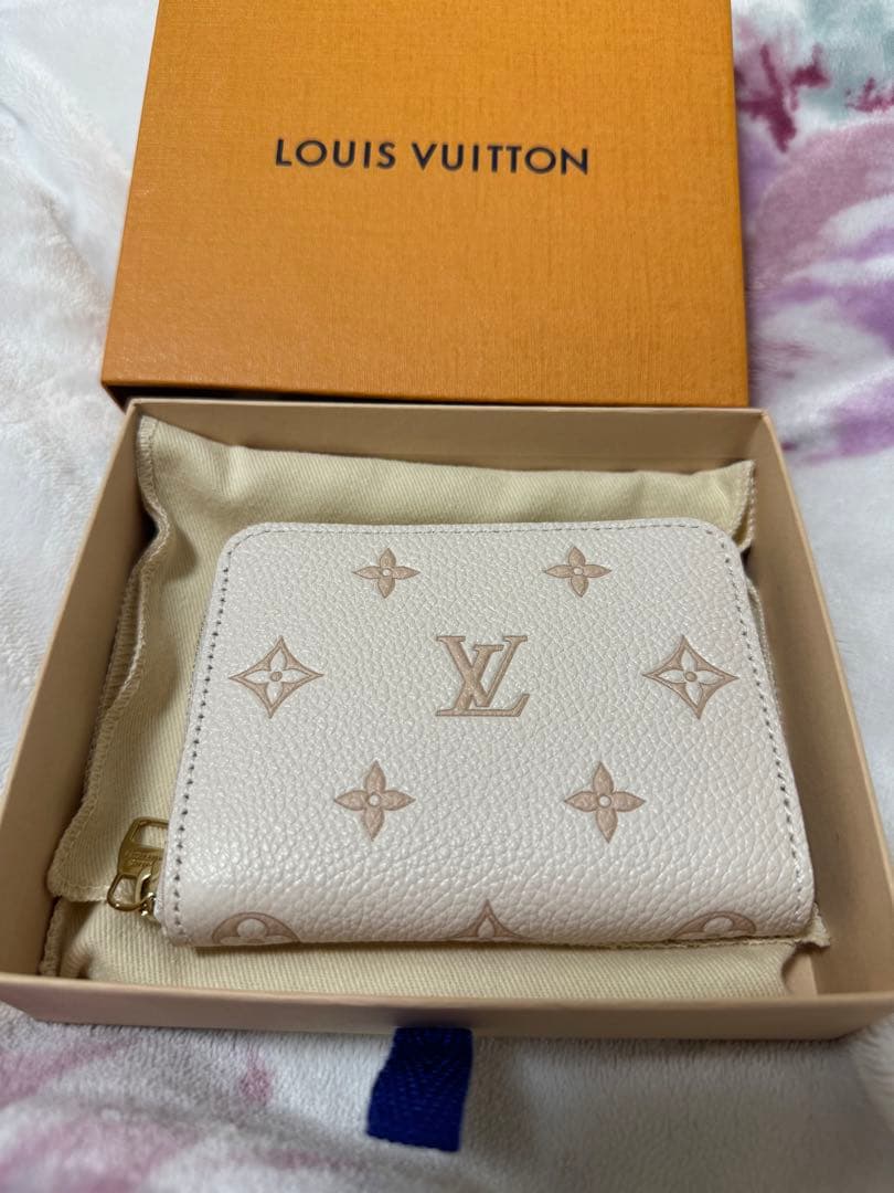 LOUIS VUITTON ケース ホワイト
