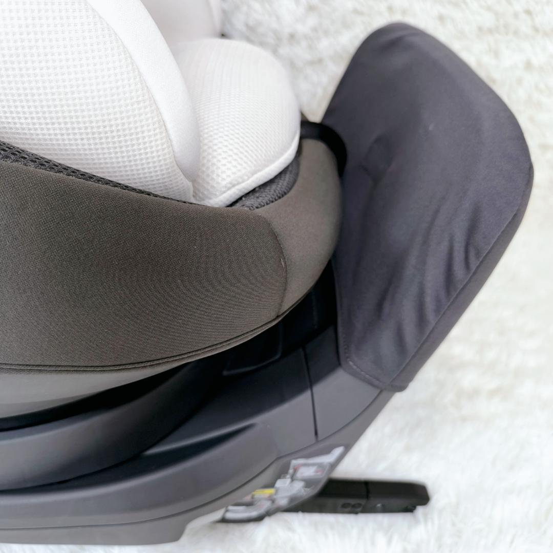 【美品】コンビ　チャイルドシート　ザエス　エッグショック　ISOFIX　R129