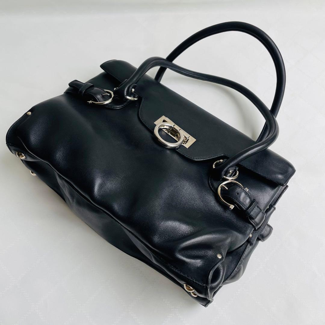 【超希少】サルヴァトーレ　フェラガモ ガンチーニ ショルダーバッグ　黒