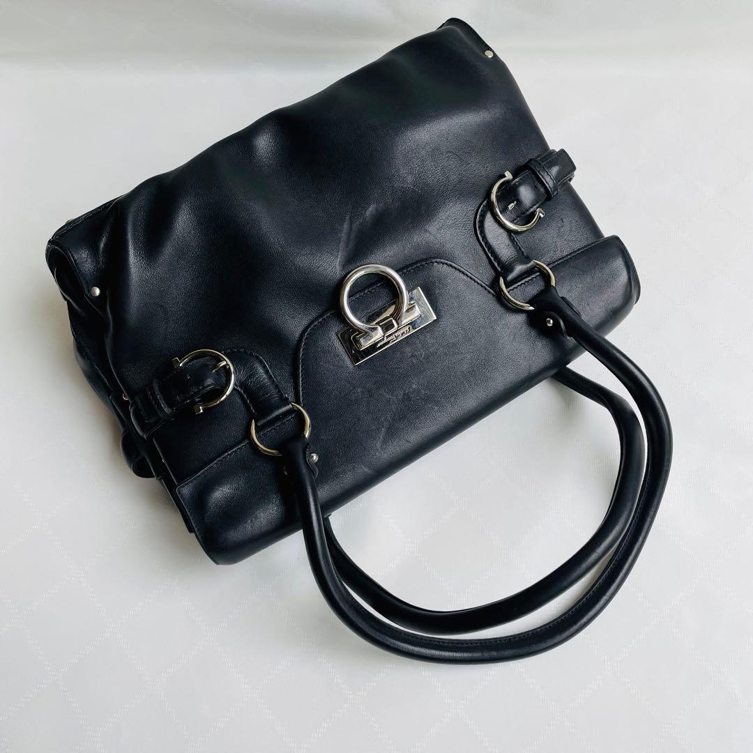 【超希少】サルヴァトーレ　フェラガモ ガンチーニ ショルダーバッグ　黒