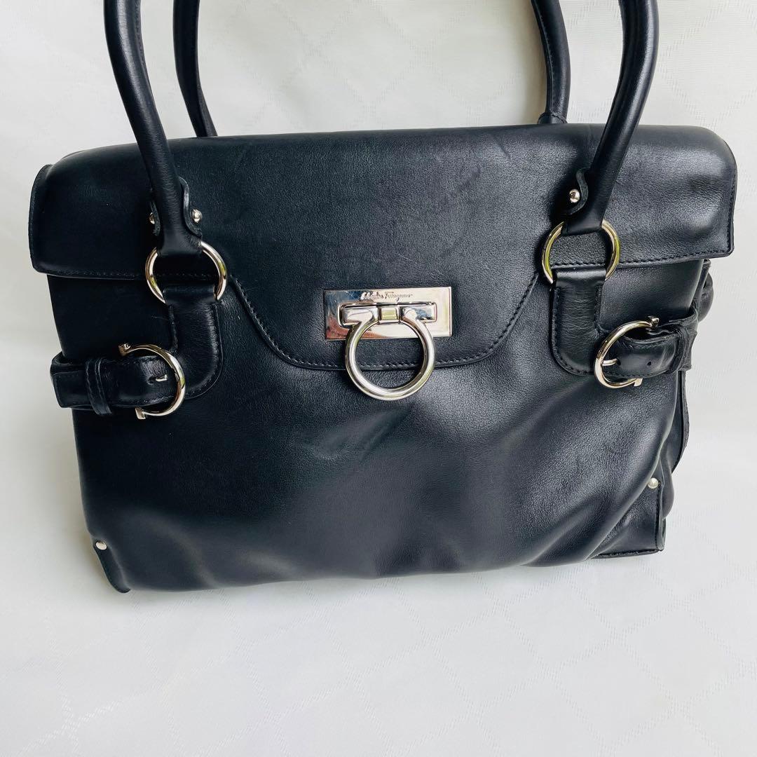 【超希少】サルヴァトーレ　フェラガモ ガンチーニ ショルダーバッグ　黒