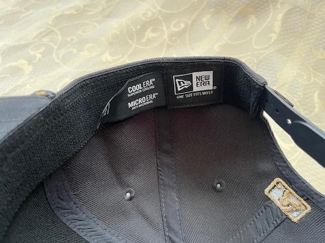 大谷翔平MLB2025NLDS優勝記念ロッカーROOMチャコールB/CAP限定品