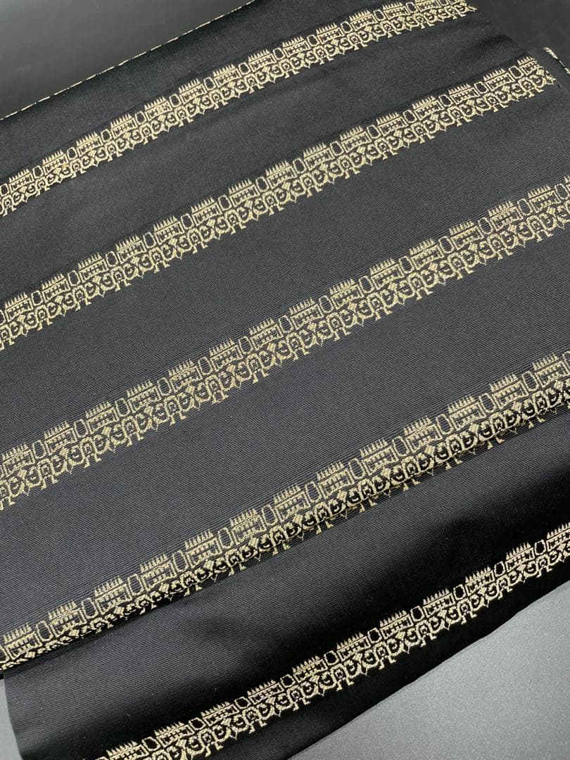 高級　正絹　◇ 作り帯　ワンタッチ　横段　黒地　金糸　幾何学模様　293