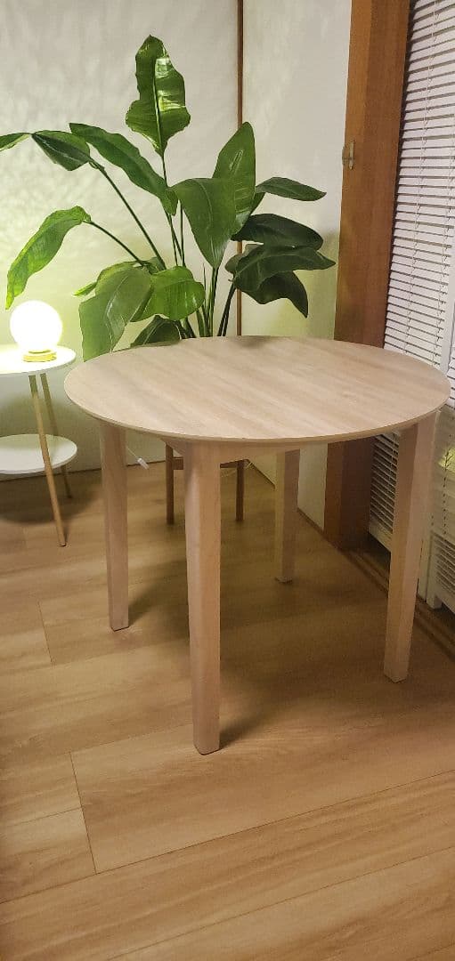 ラウンドテーブル／ラバーウッド