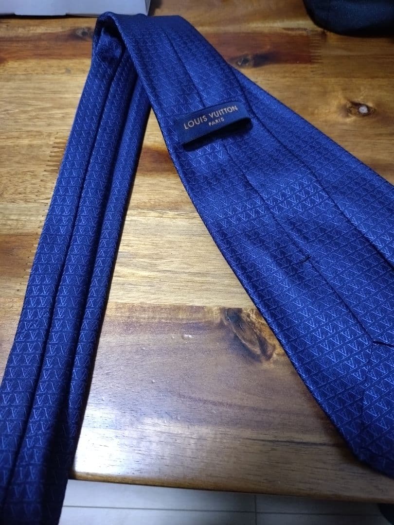【LOUIS VUITTON（ルイヴィトン）】美品 ネクタイ 紺