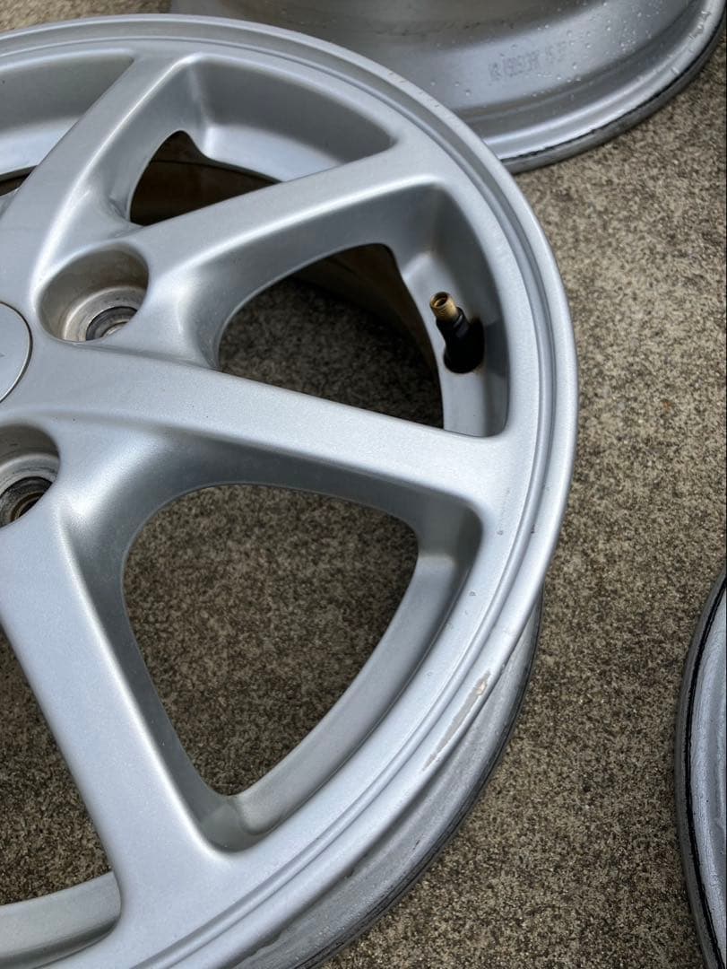 ダイハツ・純正ホイール14×41/2J インセット45