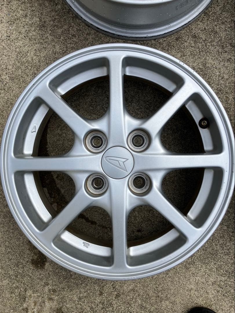 ダイハツ・純正ホイール14×41/2J インセット45