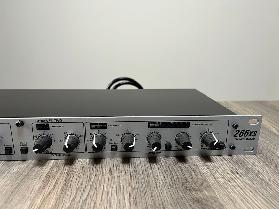 dbx 266xs ステレオコンプレッサー