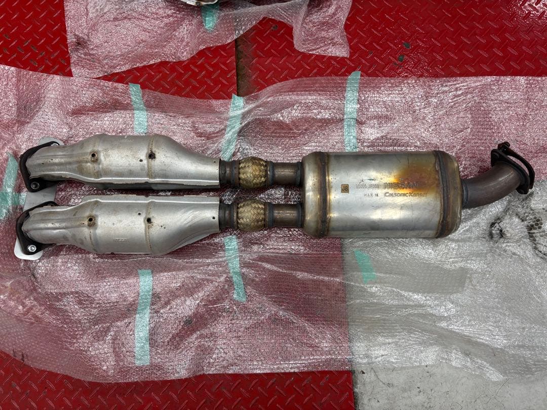 R35 GT-R 純正触媒