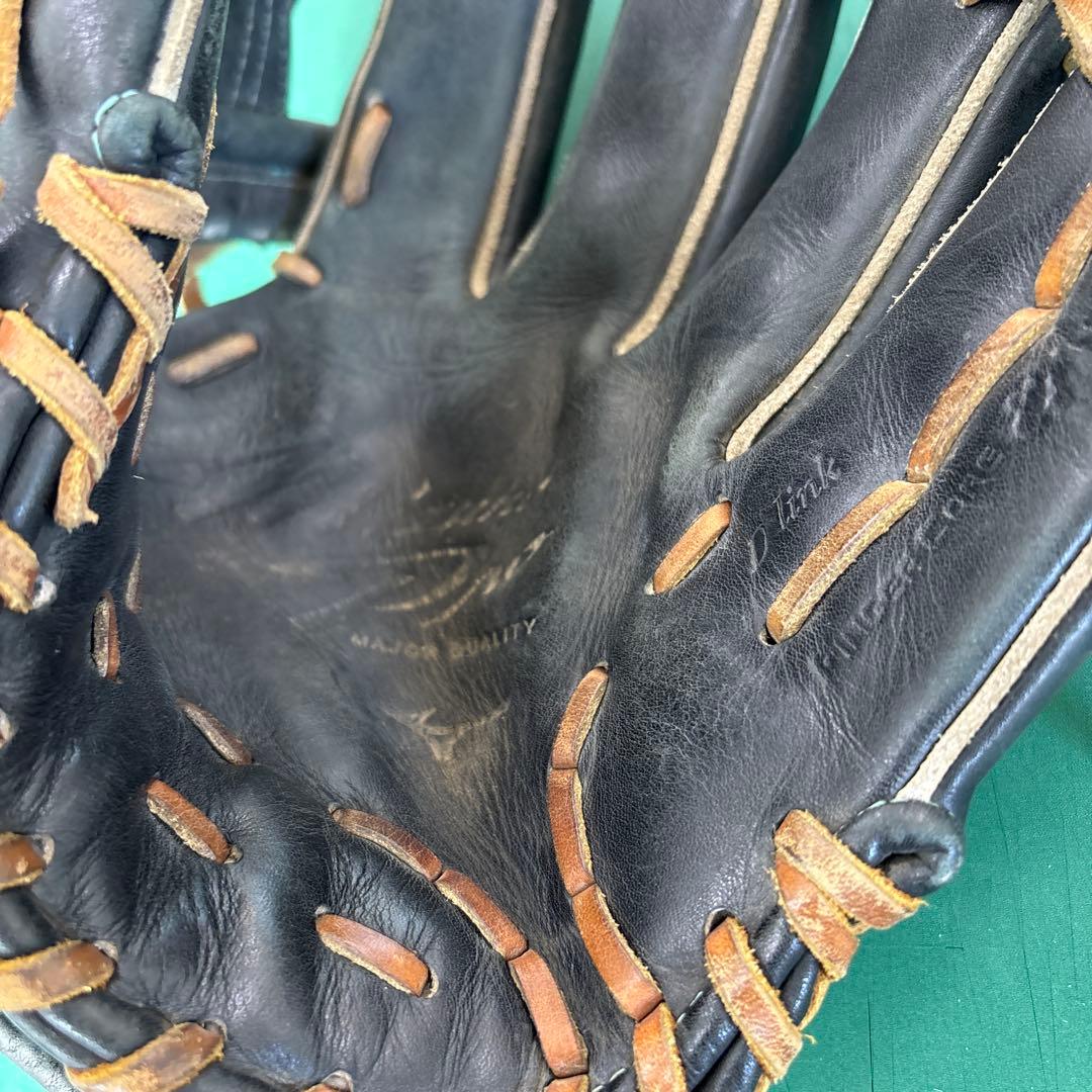Mizuno 硬式グローブ 黒 レザー　限定モデル　内野手用