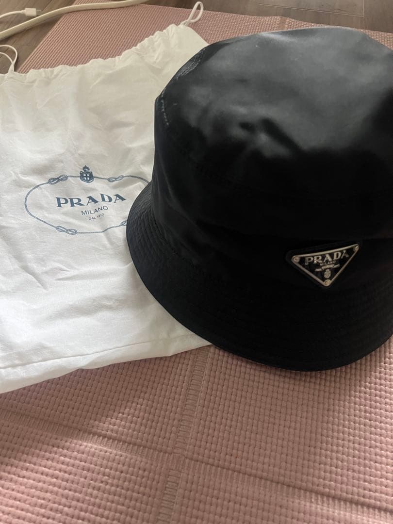 PRADA ブラック バケットハット Mサイズ