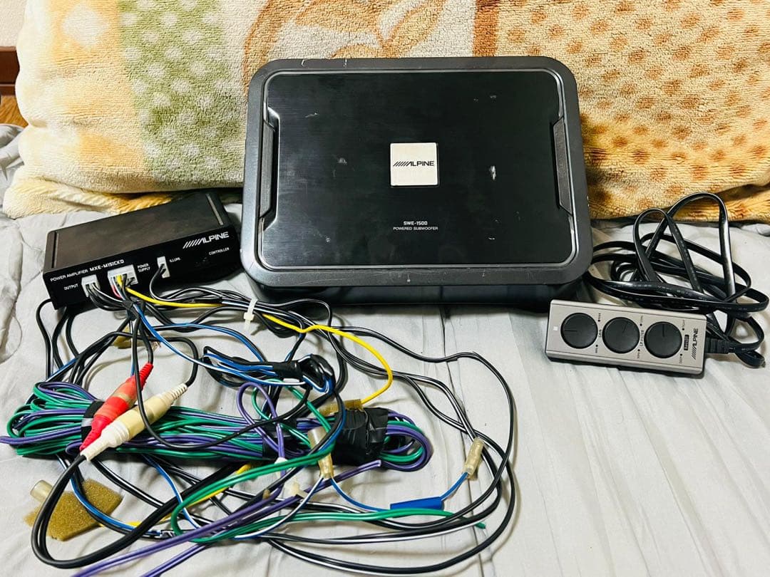 ALPINE SWE-1500 パワードサブウーファー